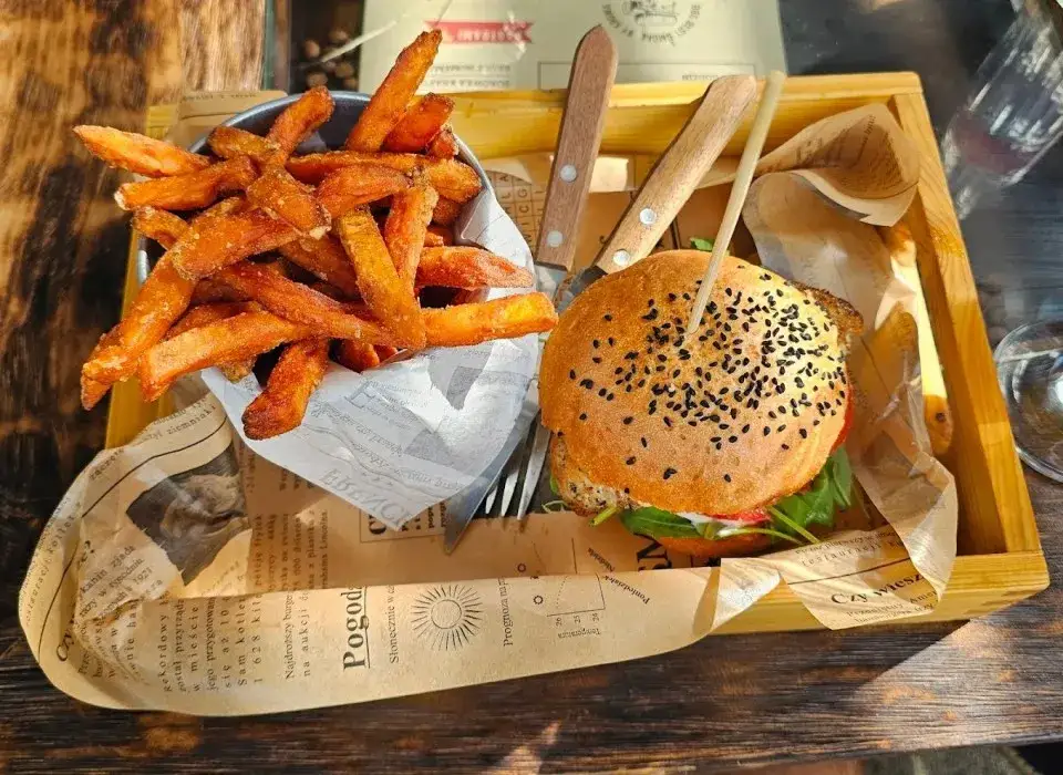 Pobierowo: Gdzie zjeść? Przewodnik po najlepszych smakach!