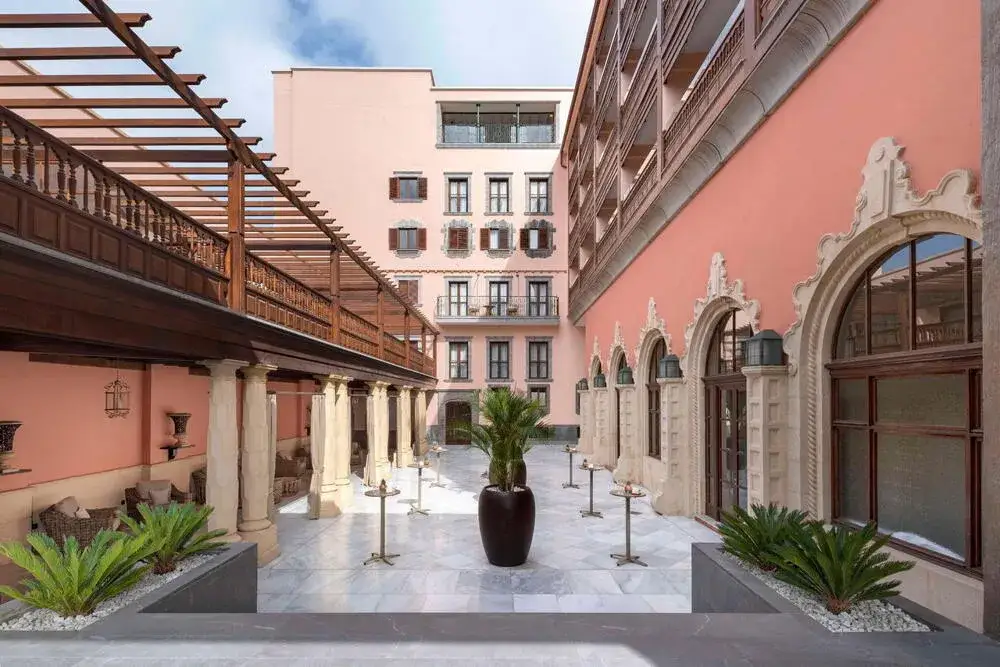 Hotel Santa Catalina: Historia, lujo y experiencias inolvidables en Gran Canaria