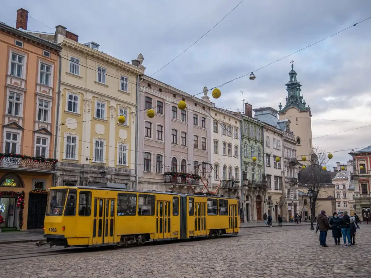 Jak dojechać z lotniska we Lwowie do centrum – tanio i szybko