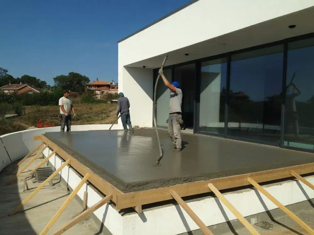 Jak wykonać taras z betonu – uniknij najczęstszych błędów i oszczędzaj czas