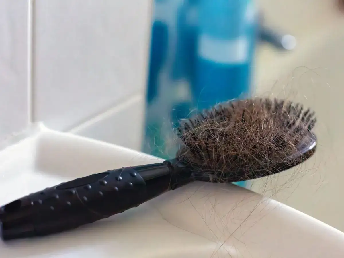 Jak wyczyścić szczotkę do włosów? Czyste włosy, zdrowa skóra!