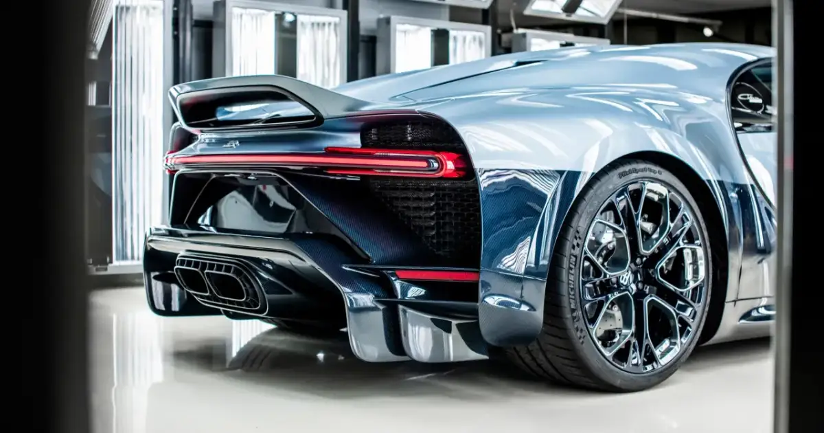 Bugatti Chiron: 0-100 km/h w 2,5s! Jak to możliwe?