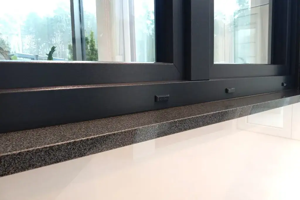 Tanie Parapety Zewnętrzne: Jak Wybrać Najlepsze? Porównaj Opcje