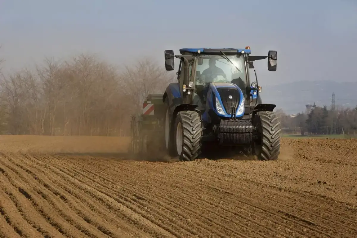 Opony do traktora: Ile ważą i jak zwiększyć ich moc?