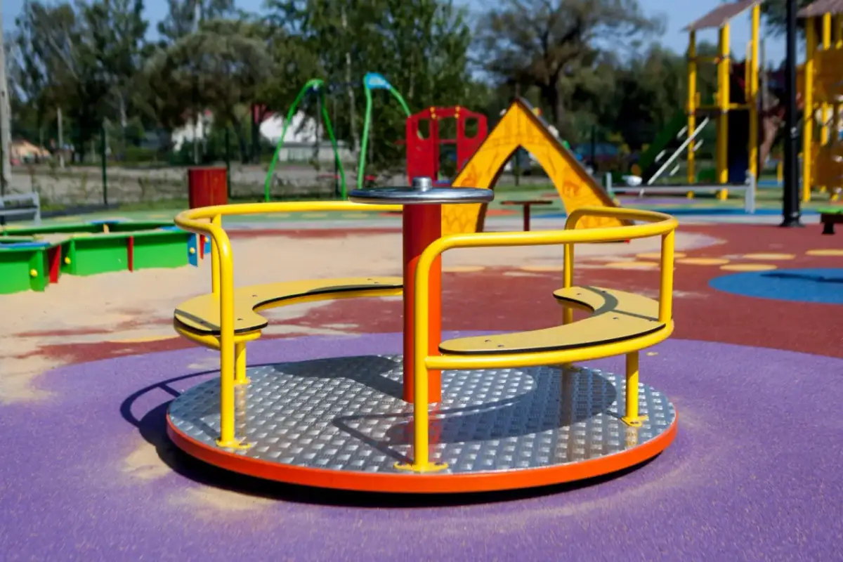 Jak zrobić karuzelę na plac zabaw - bezpieczne i trwałe rozwiązania