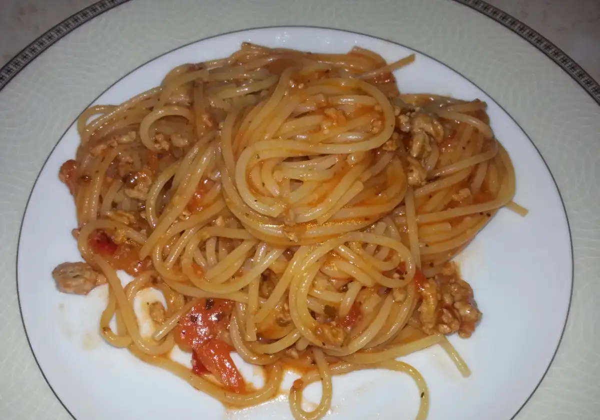 Szybkie spaghetti na passatcie: prosty przepis na pyszne danie