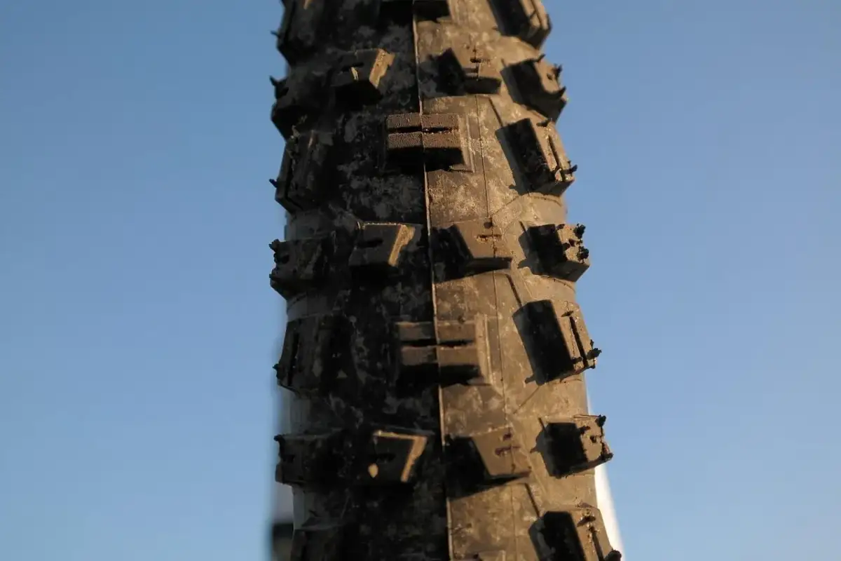 Romet 125: Ciśnienie w oponach klucz do bezpiecznej jazdy