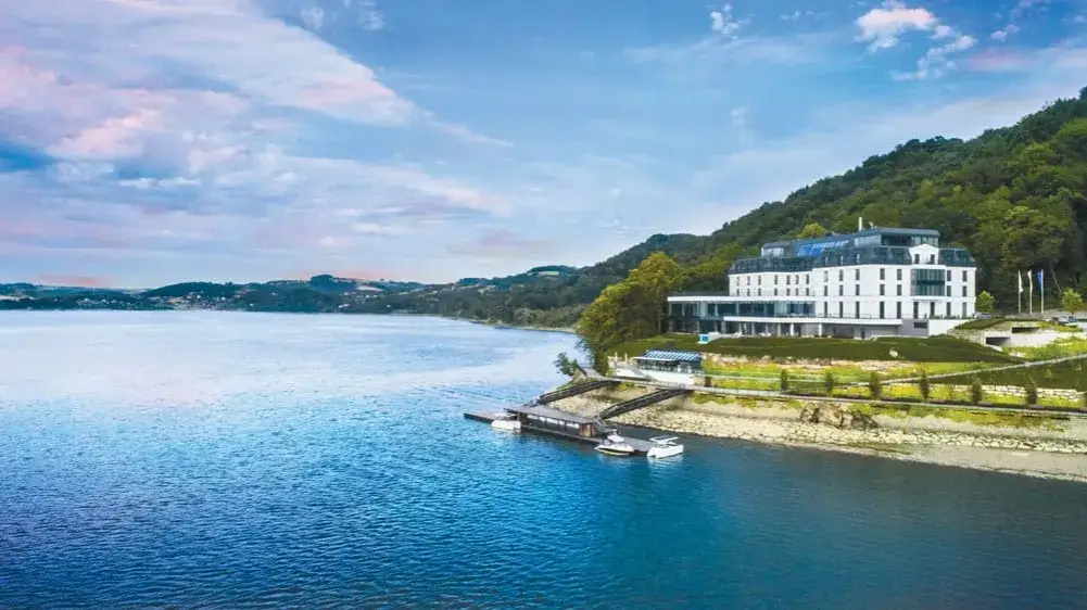 Hotele nad jeziorem Rożnowskim - najlepsze oferty noclegowe w okolicy