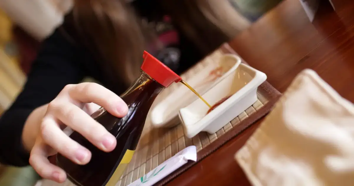 Sos sojowy: Zdrowy? Klucz tkwi w produkcji! Jak wybrać dobrze?