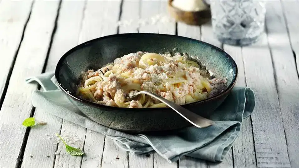 Białe spaghetti - łatwy przepis na pyszne danie, które zachwyca