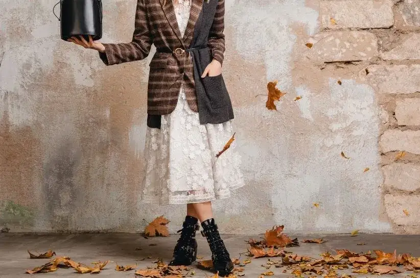 Koronkowa spódnica z czym nosić - stylizacje, które zachwycą każdego