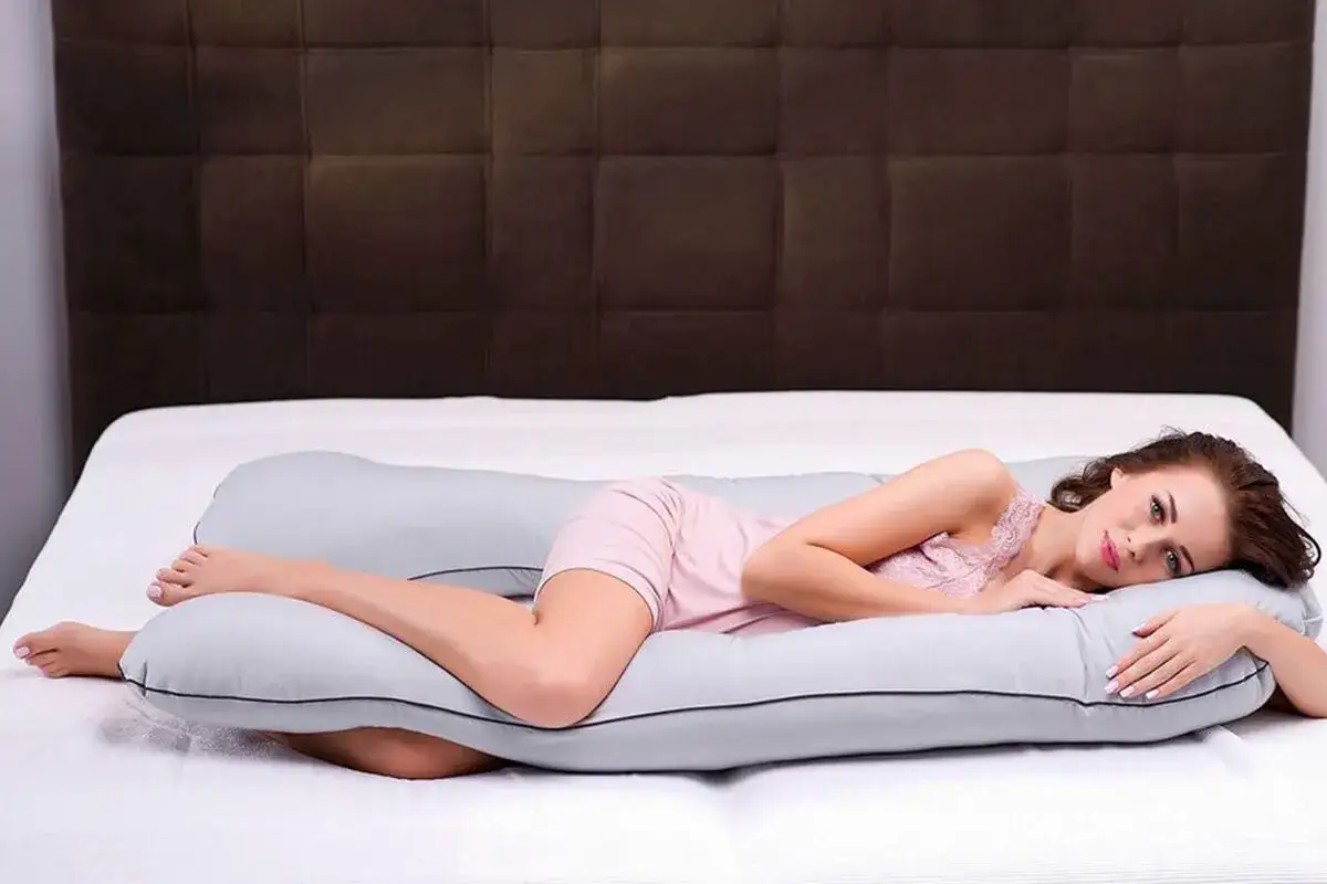 Poduszka ciążowa jaką najlepsza - uniknij niewygody w nocy