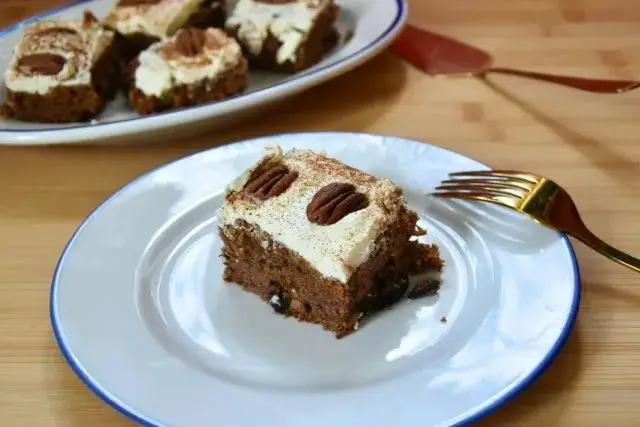 Ciasto marchewkowe z kremem - prosty przepis na pyszny deser