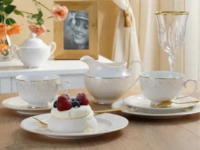 Jaki prezent na 50 urodziny kobiecie: 15 wyjątkowych inspiracji na ten dzień