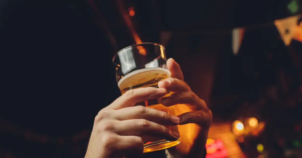 Ile kalorii ma jedno piwo? Zaskakujące różnice między rodzajami