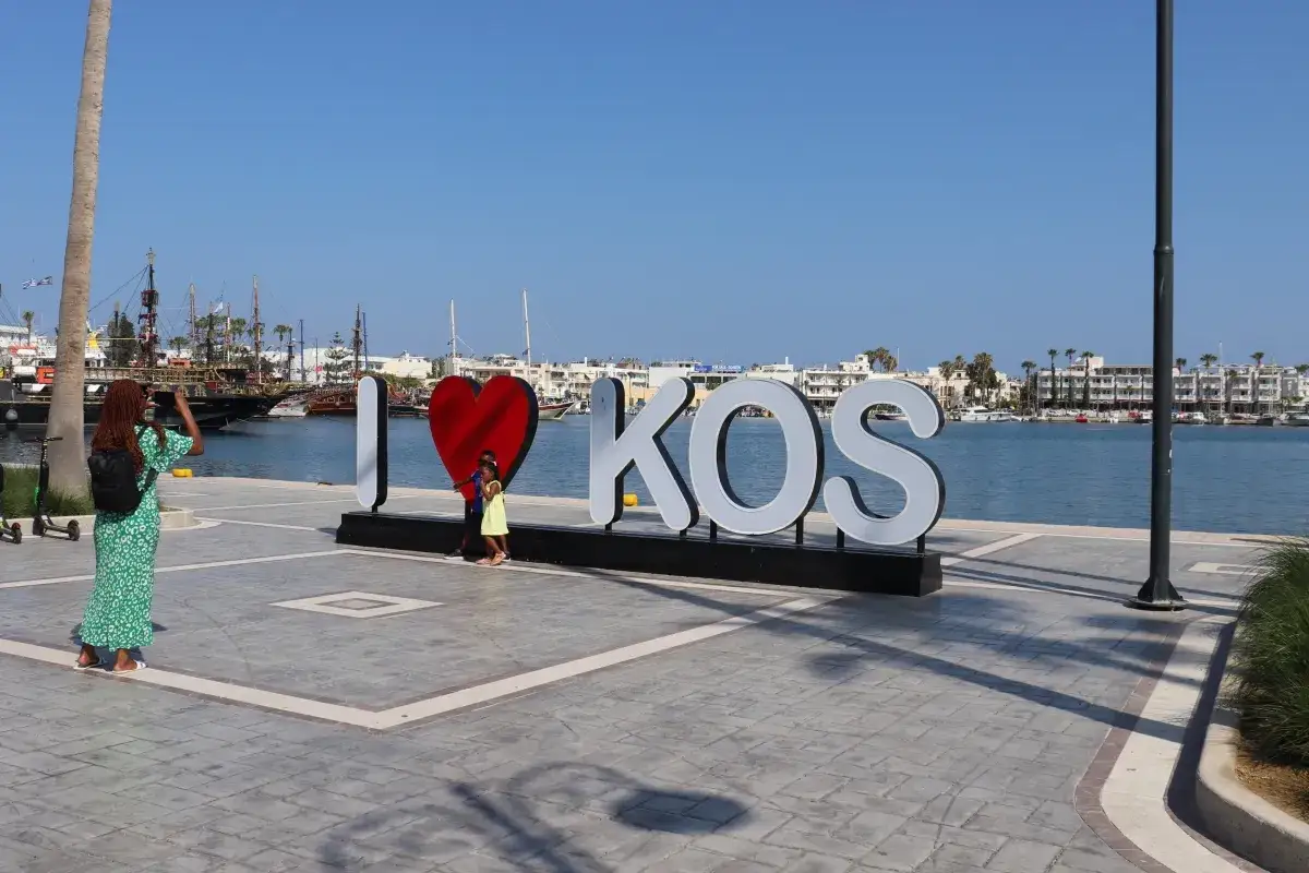Gdzie leży wyspa Kos? Odkryj jej fascynującą lokalizację w Grecji