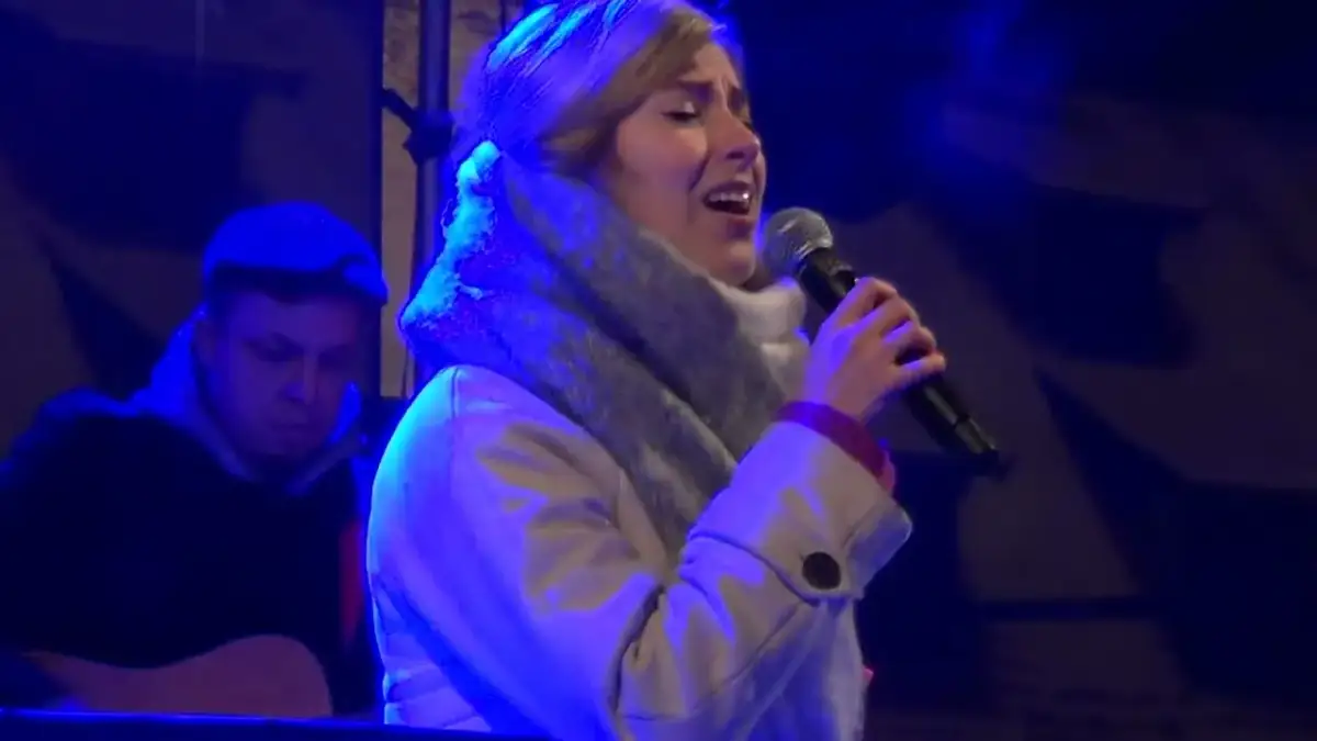 Kto śpiewa "Kocham cię, kochanie moje"? Historia i tajemnice