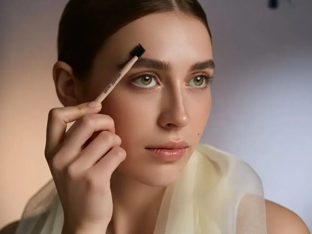 Jak szybko odrastają brwi? Poznaj sekrety ich wzrostu i pielęgnacji