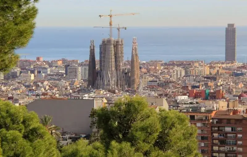 Barcelona: Gdzie najlepiej nocować? Przewodnik po dzielnicach