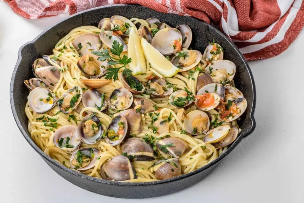 Spaghetti alle Vongole: Recette authentique & facile en 30 min