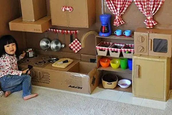 Jak zrobić sklep z kartonu? Zbuduj eko zabawkę i rozwijaj dziecko!