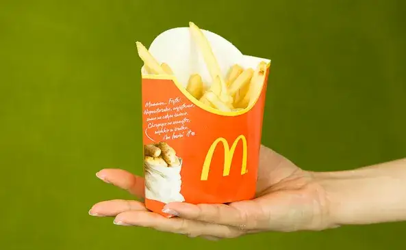 Duże frytki McDonald's: Waga, kalorie i wartości odżywcze (144g)