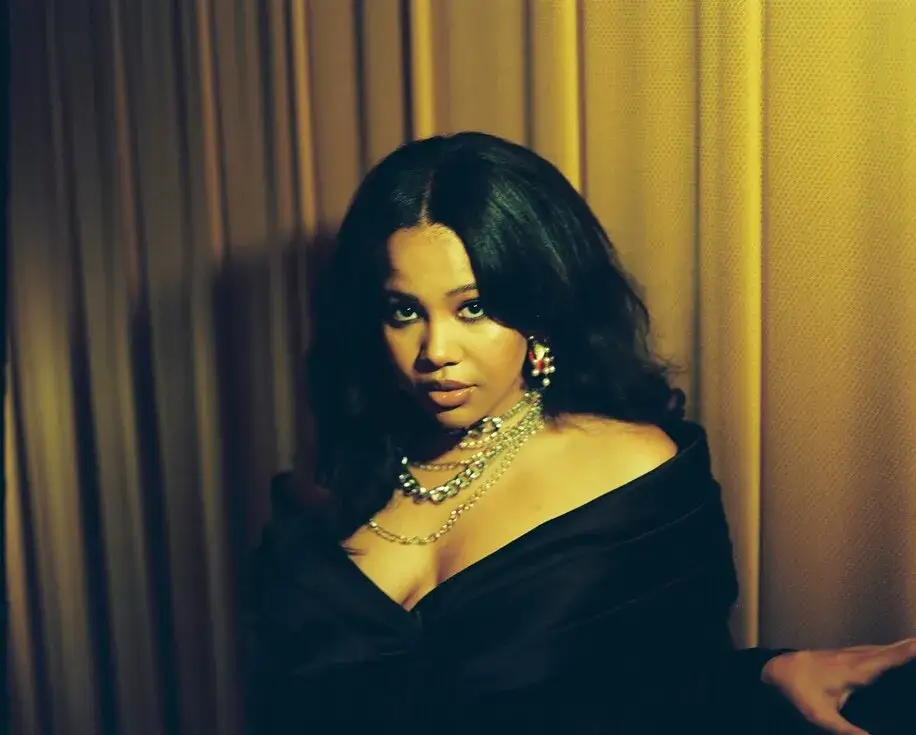 Kim Lee DJ: Jak jej unikalny styl zmienia świat muzyki elektronicznej