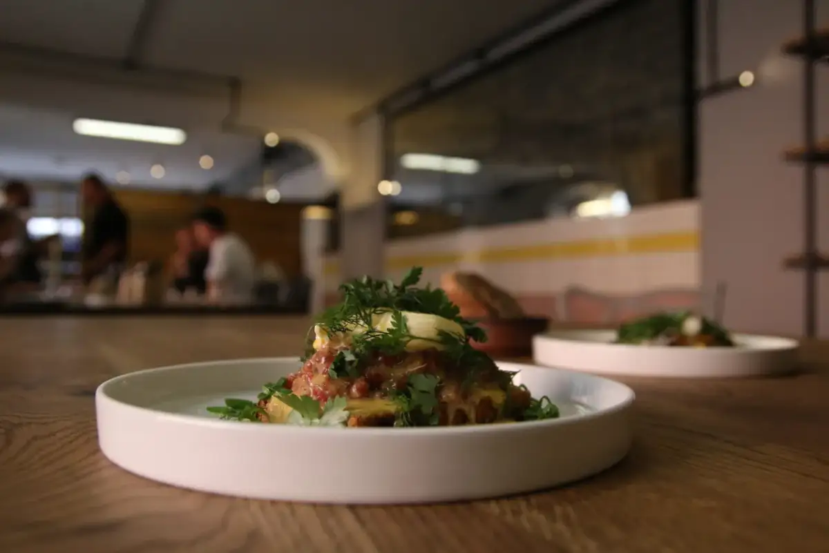 Kuchnia regionalna Wrocław – odkryj smaki, które zachwycają każdego