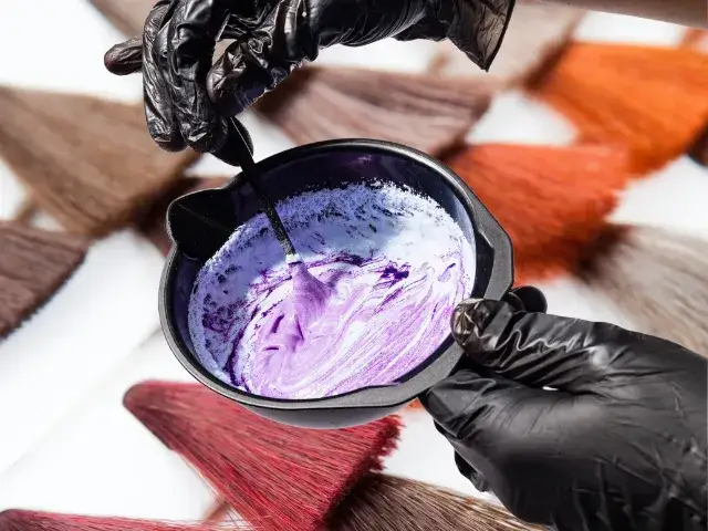 Czy można mieszać farby do włosów? Ryzyko i najlepsze praktyki