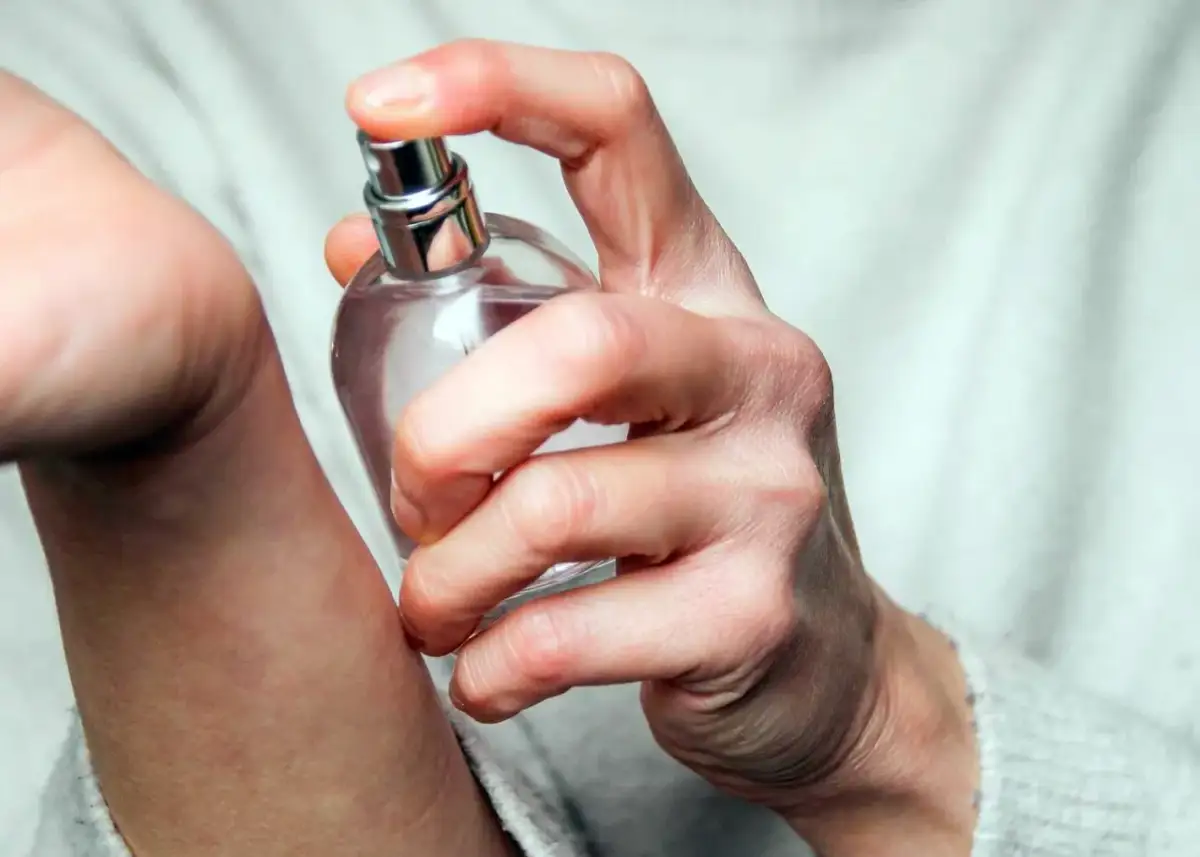 Woda toaletowa czy perfumowana? Wybierz idealny zapach!