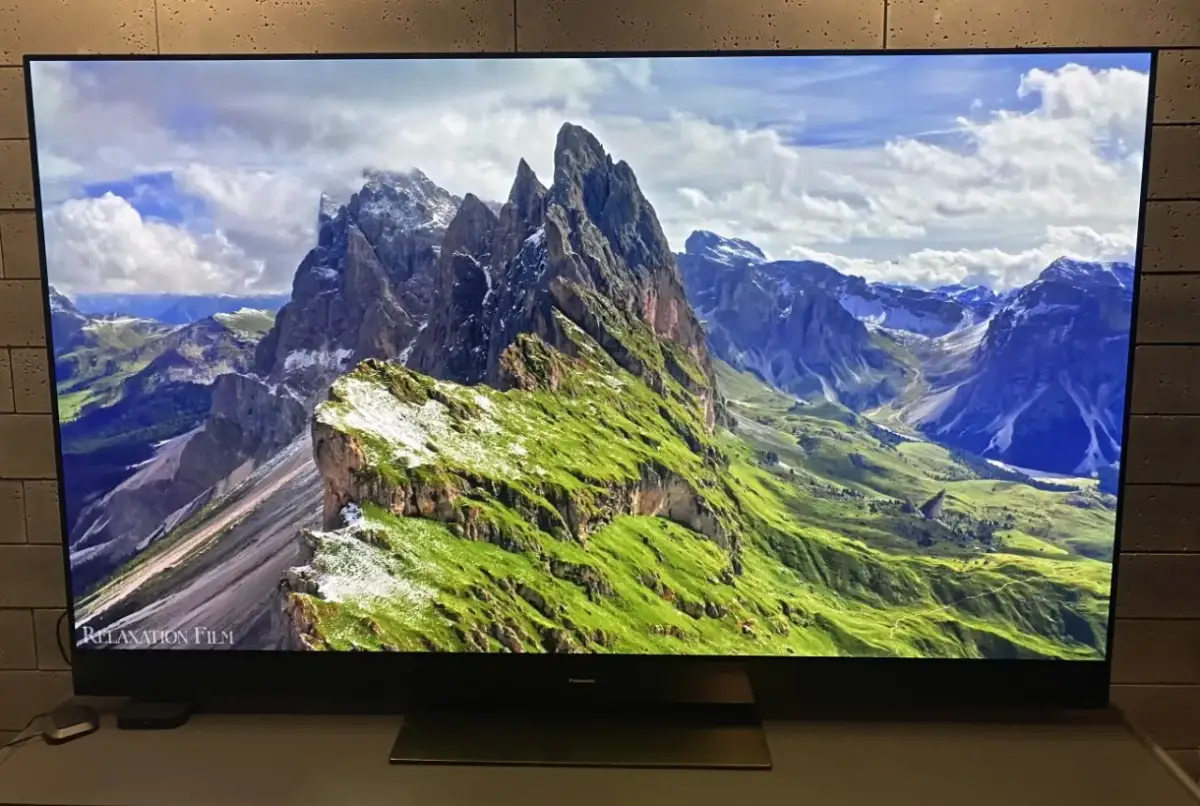 Telewizor 65 cali: Co polecają gracze i kinomani? Opinie z forów