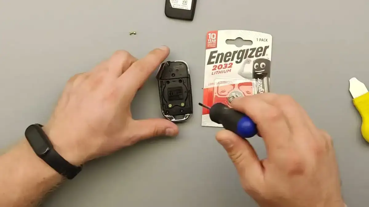 Wymiana baterii kluczyk kia sportage - prosta instrukcja krok po kroku