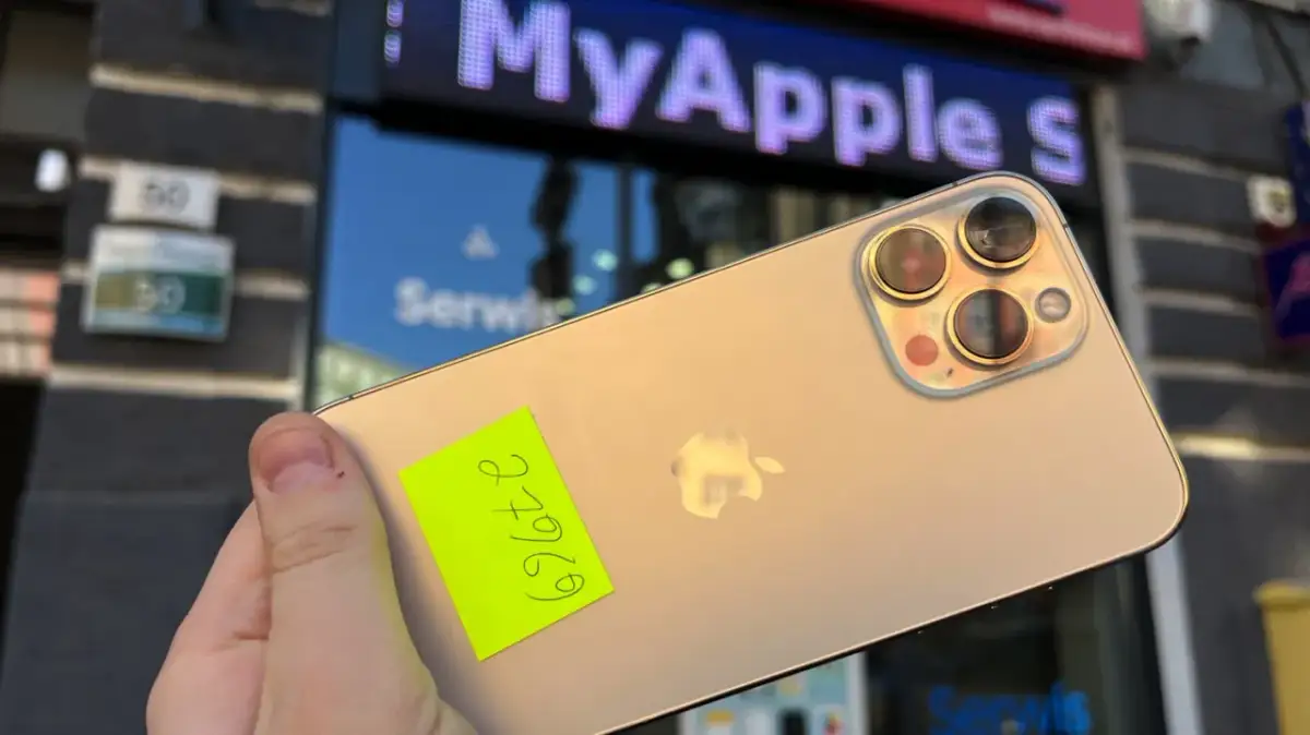 Jak wymienić szybkę aparatu w telefonie bez uszkodzeń i stresu