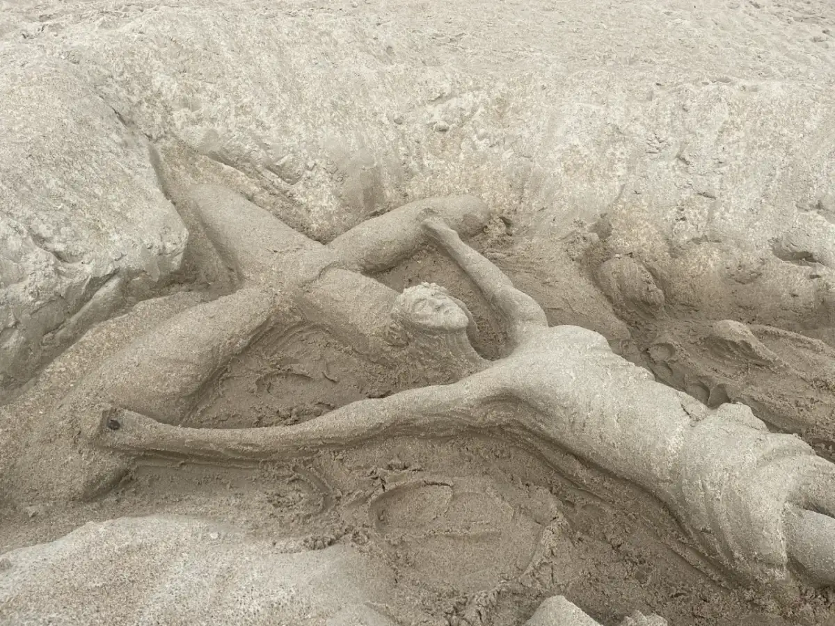 Rzeźby z piasku: Gdzie je podziwiać i jak stworzyć własną?