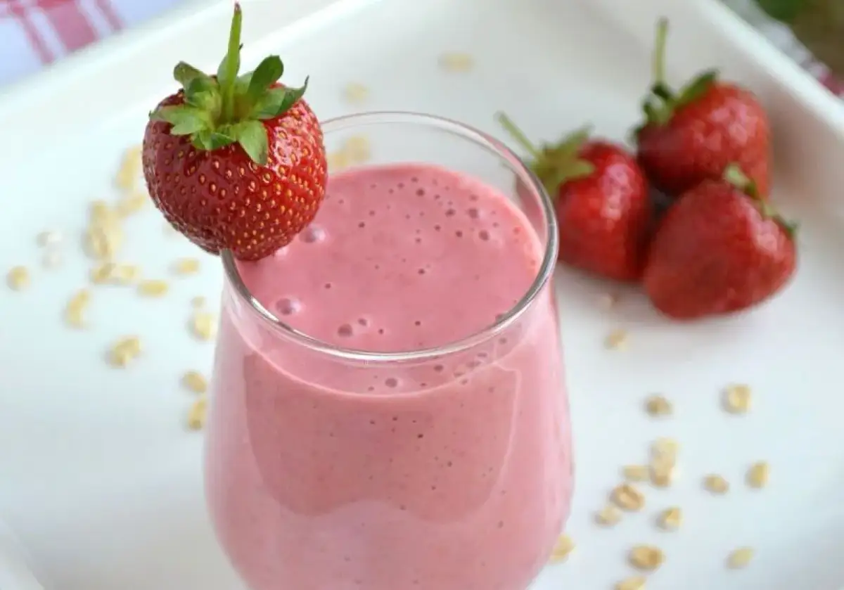 Koktajle z truskawkami – orzeźwiające przepisy na letnie dni