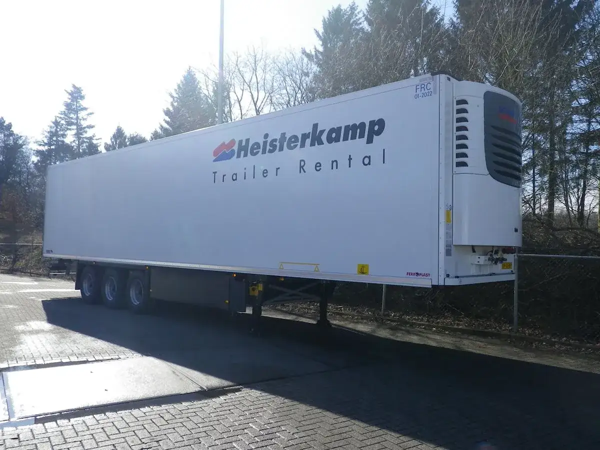 Jak wysuszyć naczepę chłodni i uniknąć wilgoci w transporcie