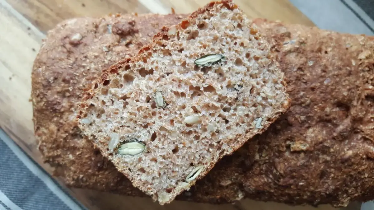 Zbity chleb pełnoziarnisty? 5 kroków do puszystego bochenka!