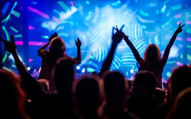 Style muzyki elektronicznej: poznaj różnorodność i ich cechy