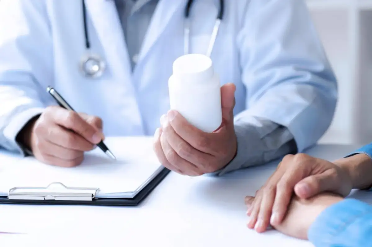 Czy kupowanie leków bez recepty jest karalne? Sprawdź, co musisz wiedzieć