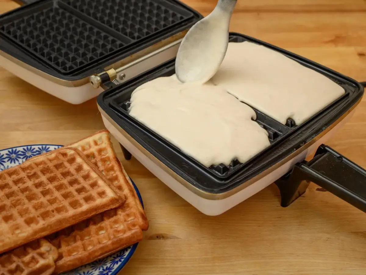 Gofry chrupiące jak z budki? Sekret wody gazowanej i triki!