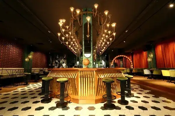 Oradea gdzie zjeść: najlepsze miejsca na lokalne smaki i więcej