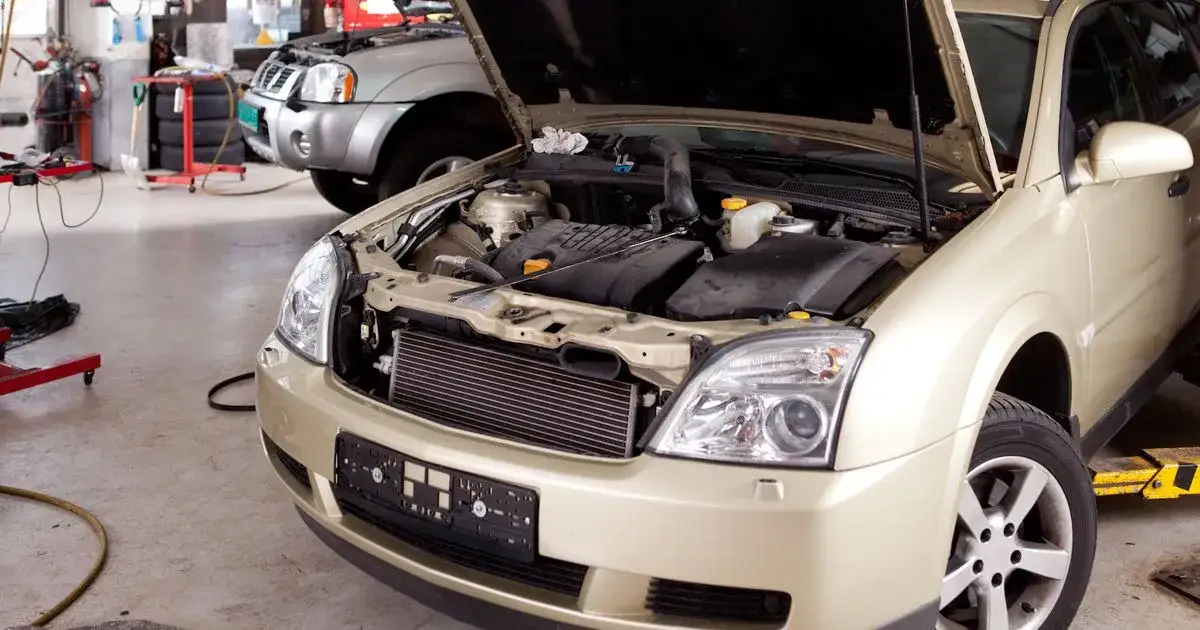 Ile kosztuje ubezpieczenie warsztatu samochodowego? Poznaj kluczowe czynniki