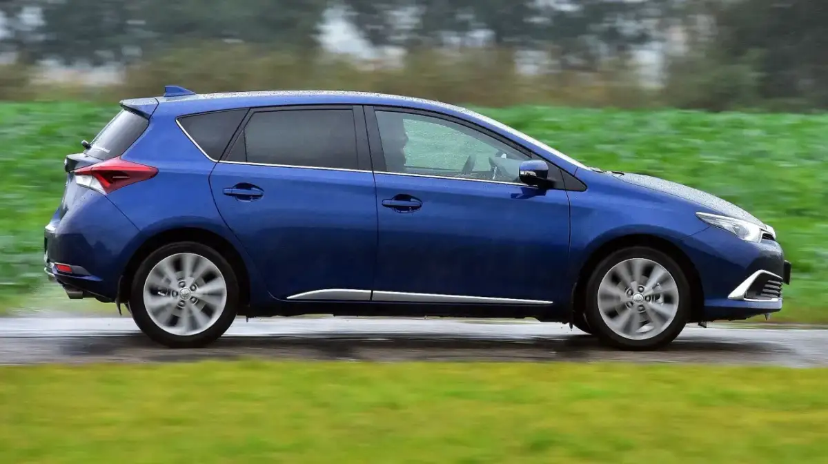 Pojemność baku Toyota Auris: 45, 50 czy 55 litrów?