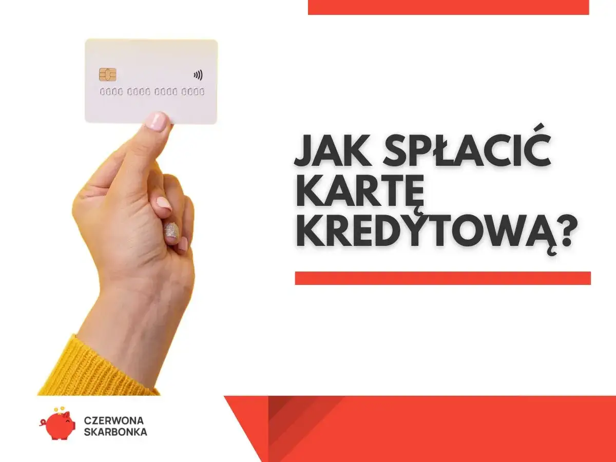 Dłoń trzyma białą kartę kredytową. Dowiedz się, jak spłacić kartę kredytową od ręki.