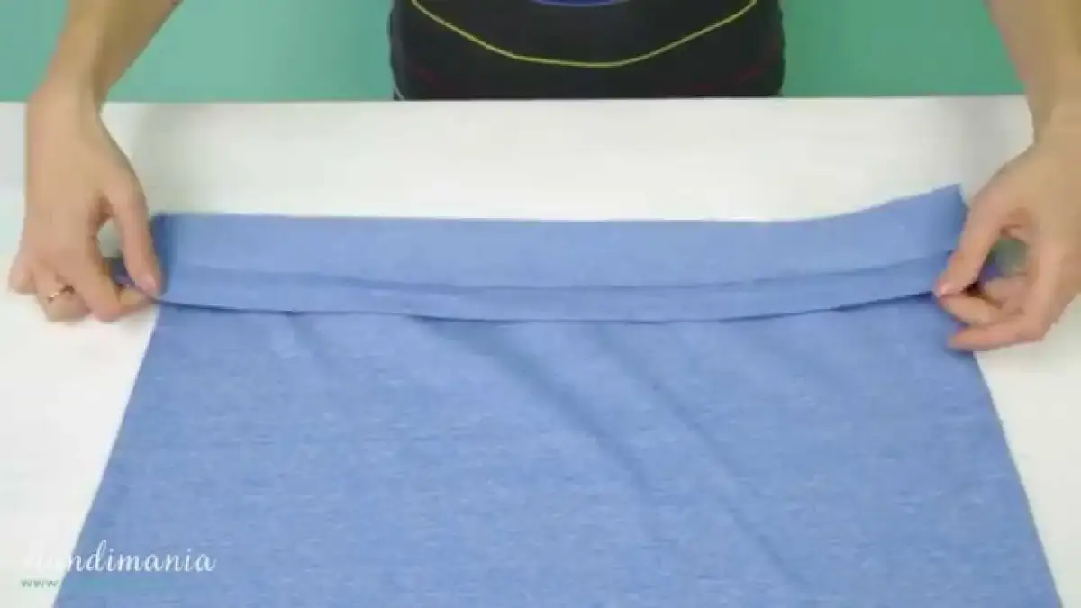 Opanuj składanie bluz: Max miejsce i zero zagnieceń w bagażu