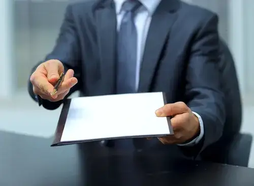 Umowa do dnia porodu: co dalej z pracą i świadczeniami?