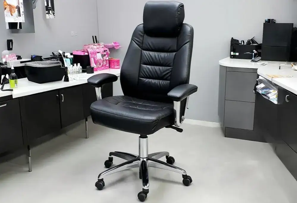 Krzesło dla stylistki paznokci: wybierz ergonomiczne dla zdrowia