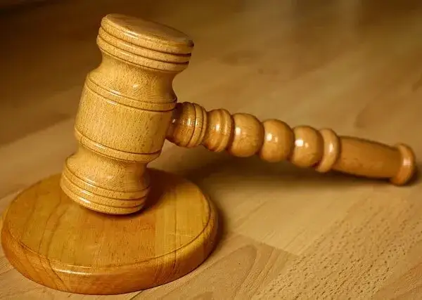 Adwokat z urzędu: Czy jest skuteczny? Prawda i mity