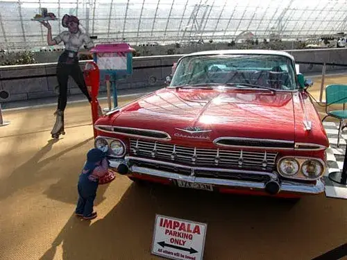 Amerykańskie krążowniki szos: potężne maszyny na drogach USA