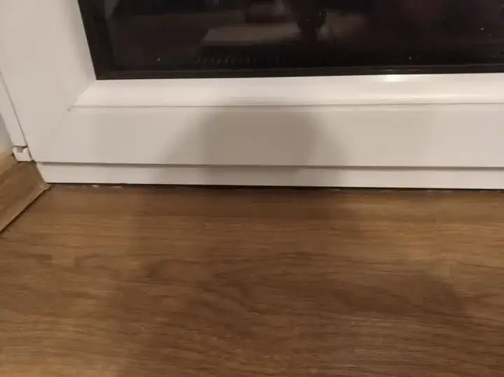 Jak uszczelnić szparę między oknem a parapetem i uniknąć strat ciepła